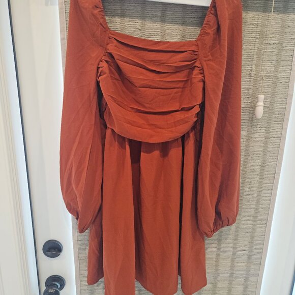 Dress - Picture 1 of 3